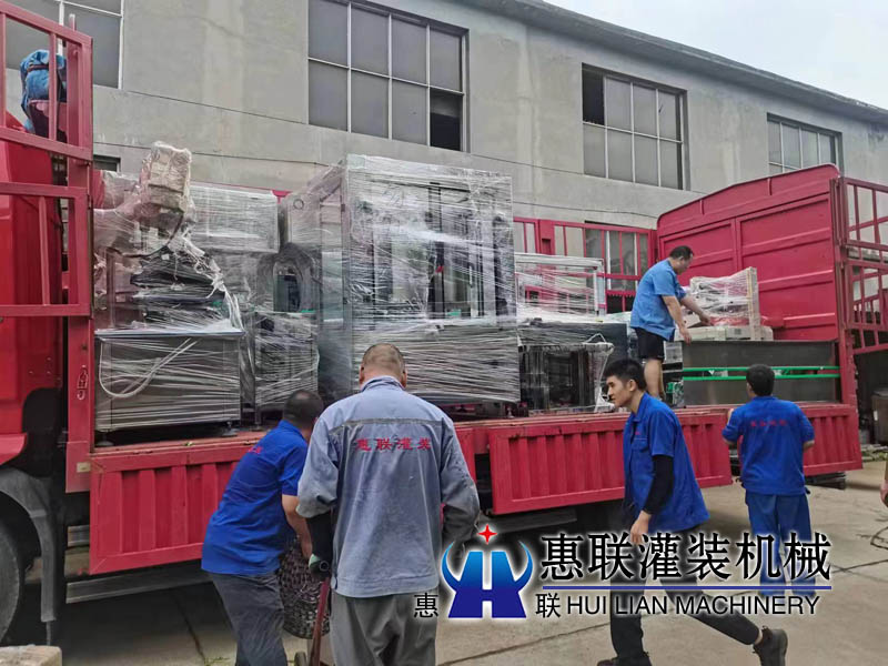 全自动智能白酒灌装机生产线发往杭州